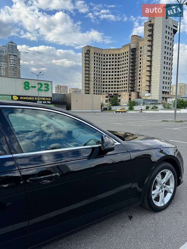 Седан Audi A4 2016 в Львові