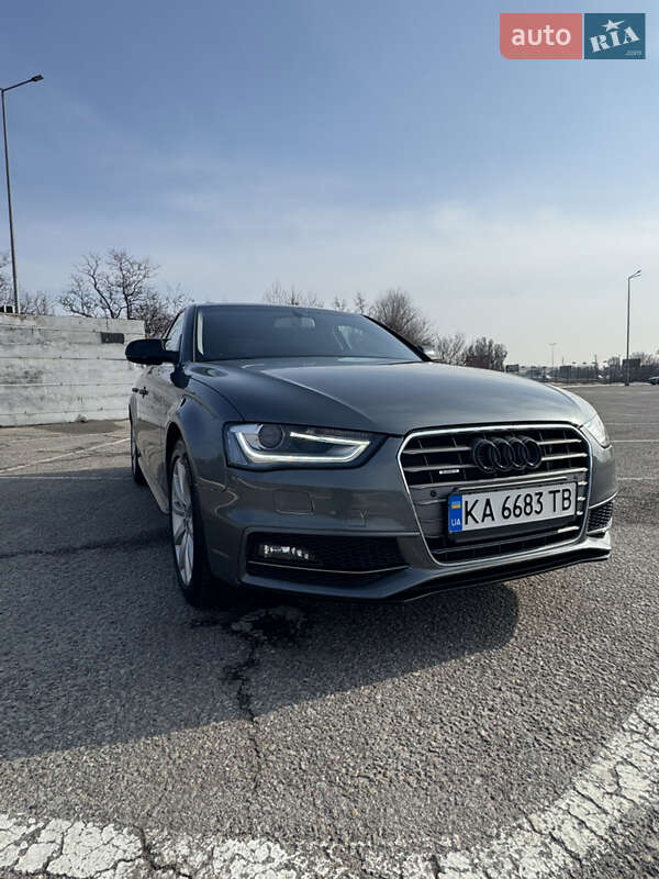 Седан Audi A4 2014 в Днепре