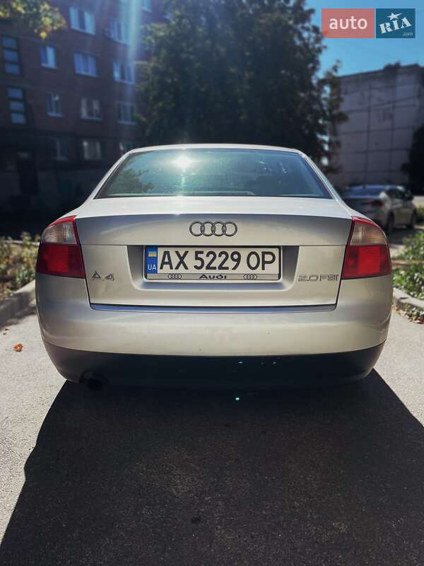 Седан Audi A4 2002 в Краснограде