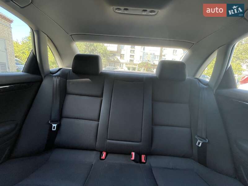 Седан Audi A4 2002 в Краснограде