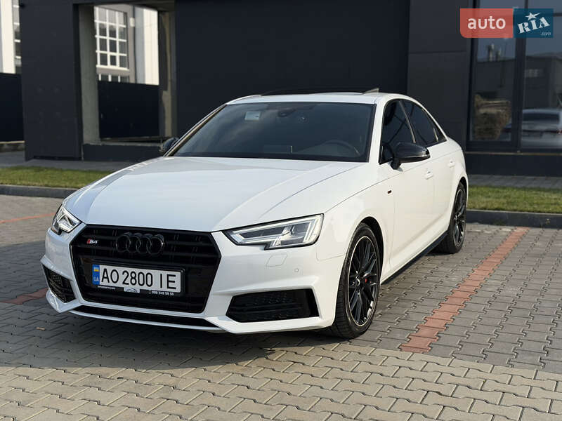 2017 Audi A4 Sedan, VIN WAUENAF46JA045895:plate — фото 1 (autoria)