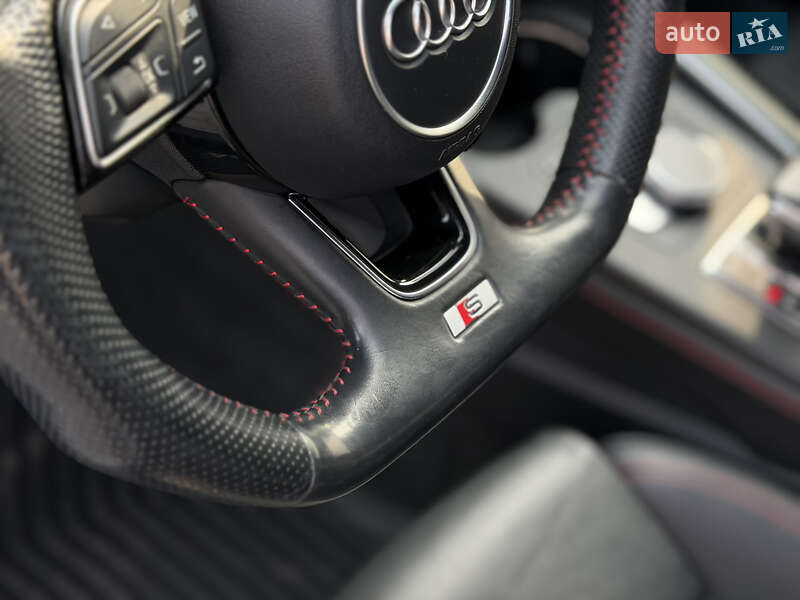 Седан Audi A4 2017 в Мукачево