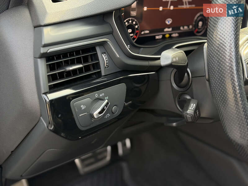 Седан Audi A4 2017 в Мукачево