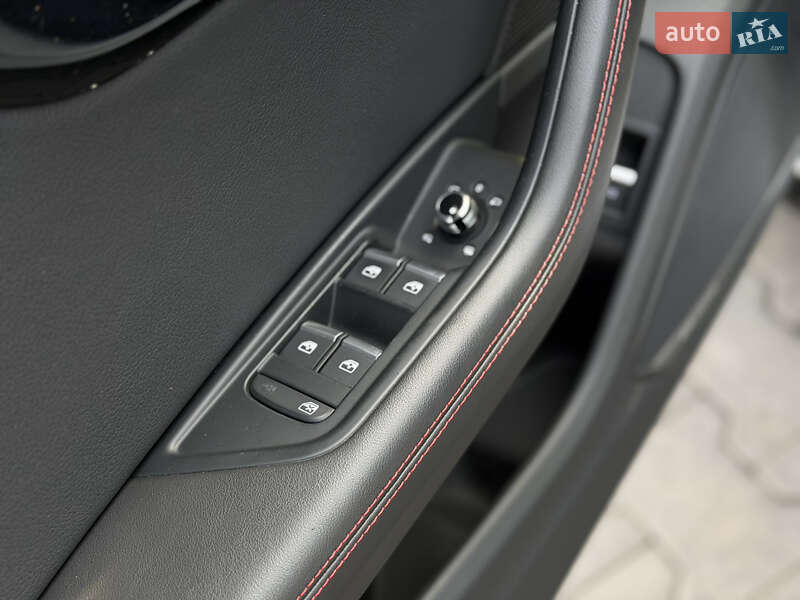 Седан Audi A4 2017 в Мукачево