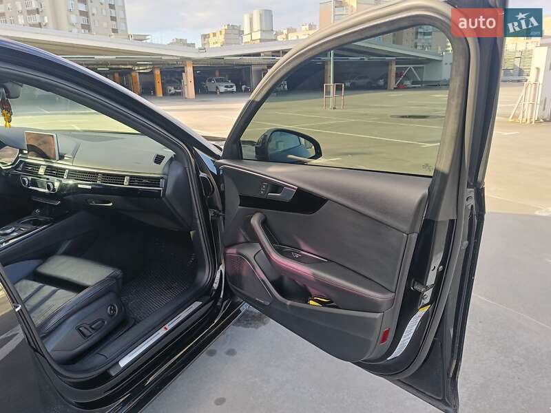 Седан Audi A4 2017 в Киеве