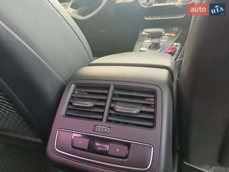 Седан Audi A4 2017 в Киеве