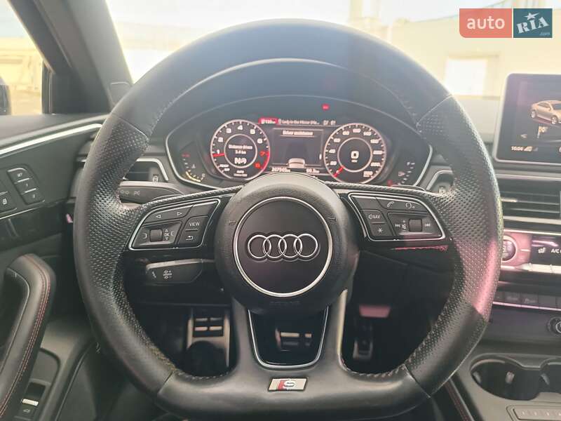 Седан Audi A4 2017 в Киеве