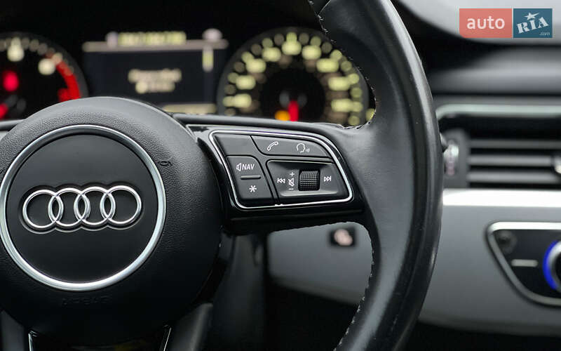 Седан Audi A4 2016 в Львове
