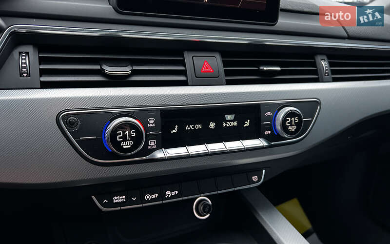 Седан Audi A4 2016 в Львове