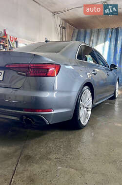 Седан Audi A4 2016 в Киеве