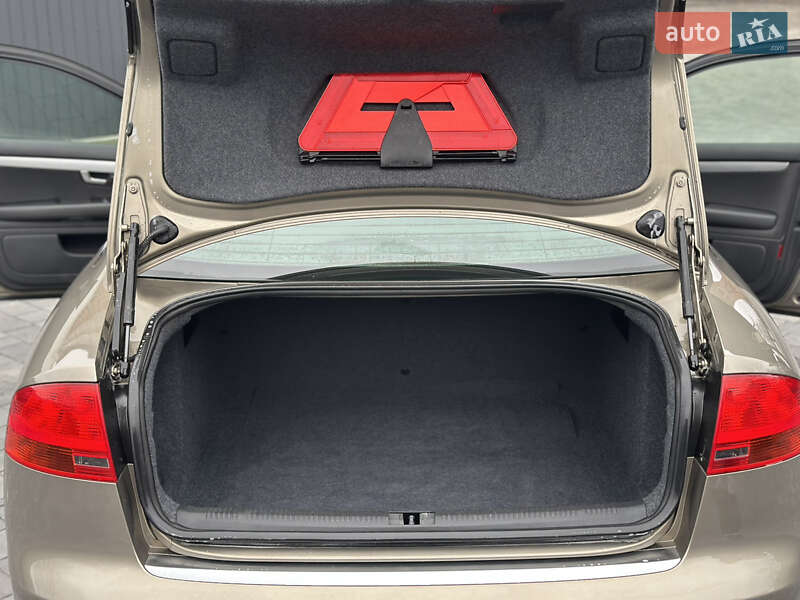 Седан Audi A4 2006 в Старокостянтинові