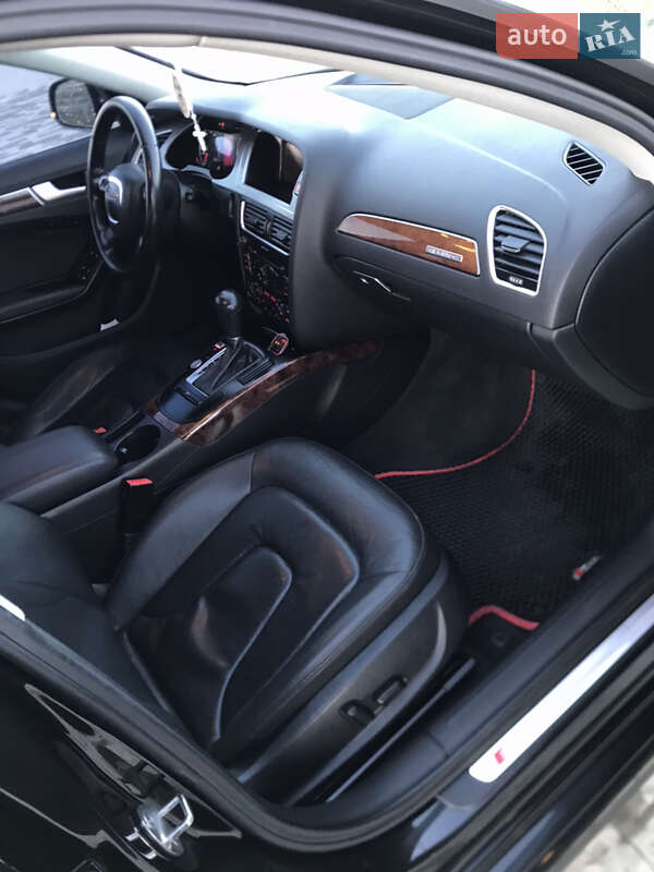 Седан Audi A4 2011 в Львові