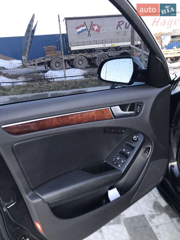 Седан Audi A4 2011 в Львові