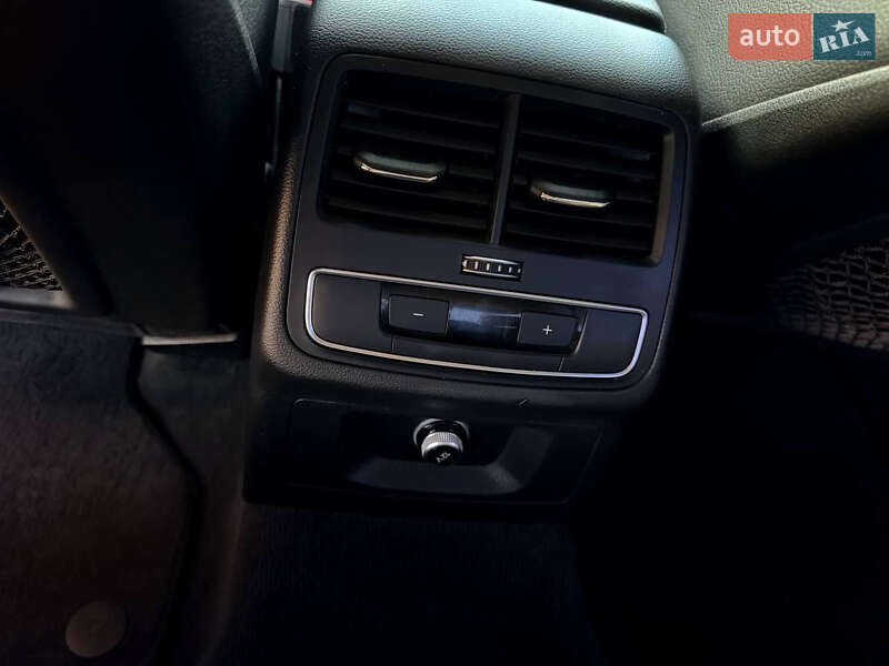 Седан Audi A4 2017 в Александровке