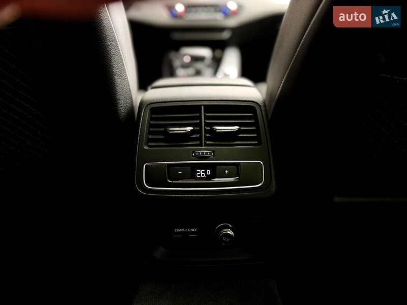Седан Audi A4 2020 в Киеве