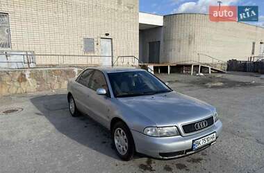 Седан Audi A4 1997 в Маневичах