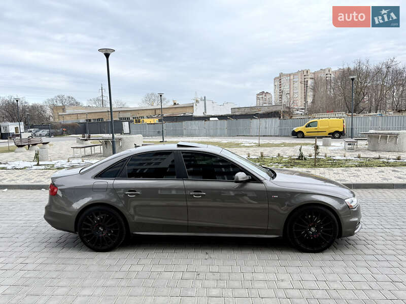 Седан Audi A4 2014 в Одесі