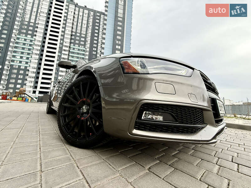 Седан Audi A4 2014 в Одесі