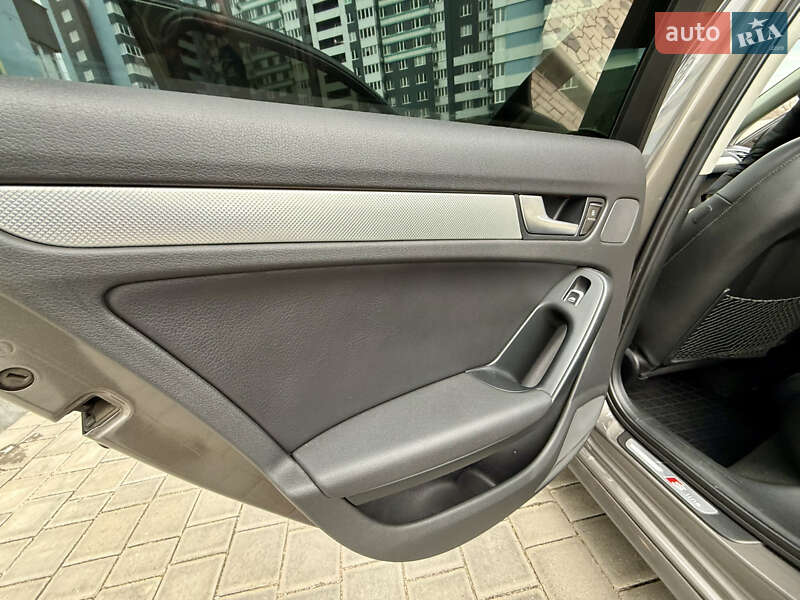 Седан Audi A4 2014 в Одесі