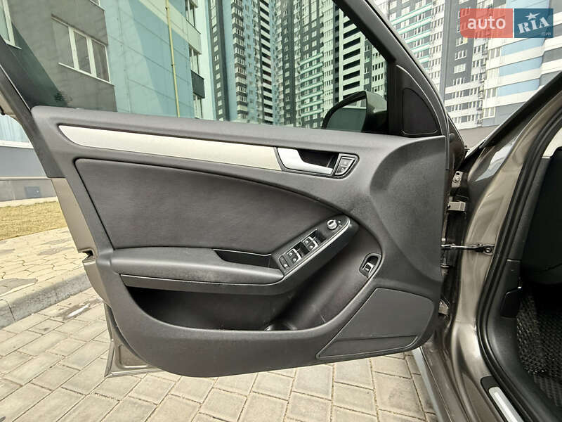 Седан Audi A4 2014 в Одесі