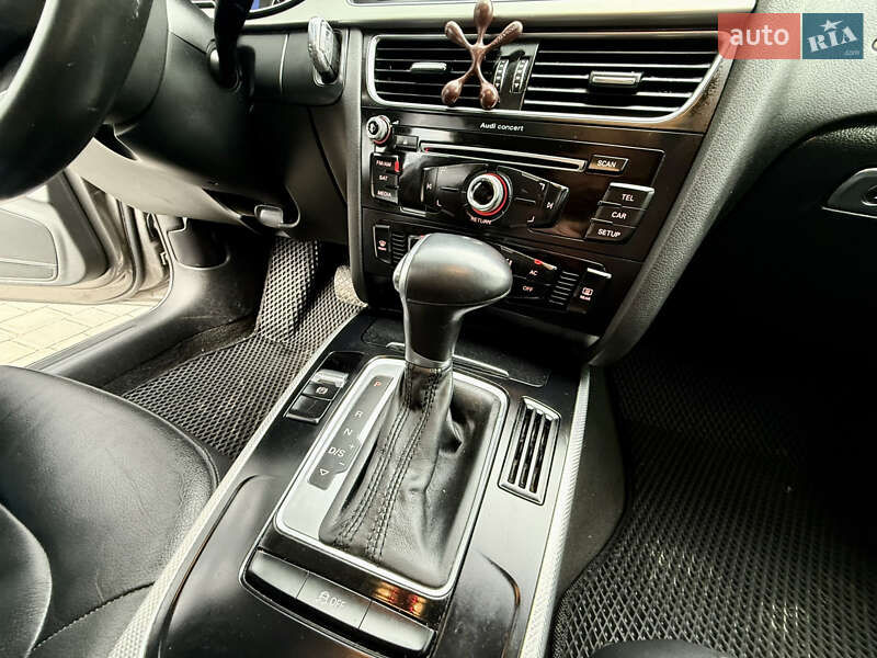 Седан Audi A4 2014 в Одесі