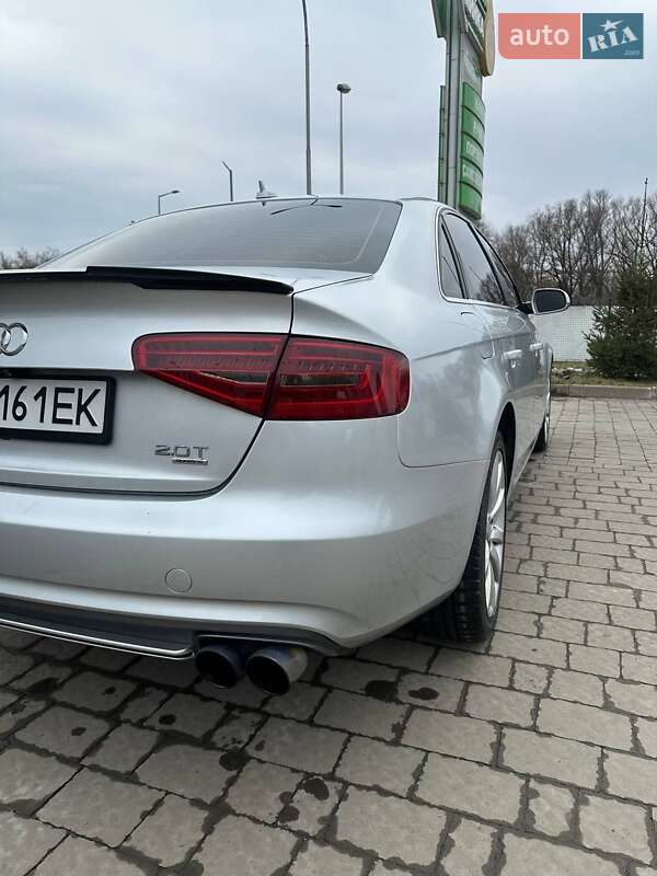 Седан Audi A4 2012 в Ивано-Франковске