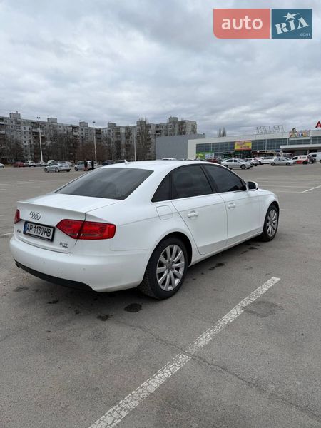 Седан Audi A4 2012 в Запорожье