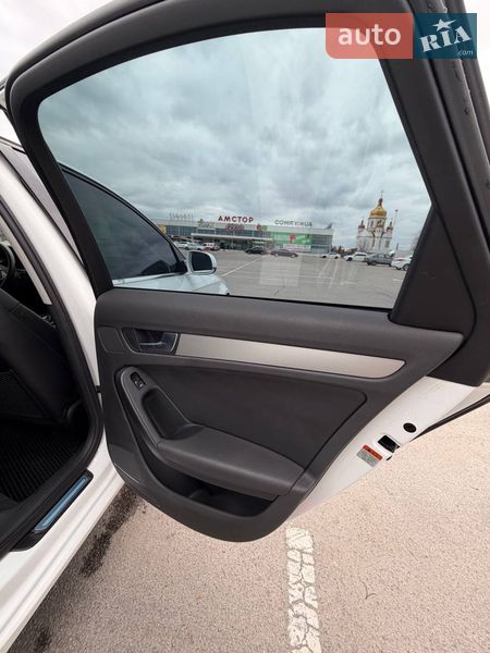 Седан Audi A4 2012 в Запорожье