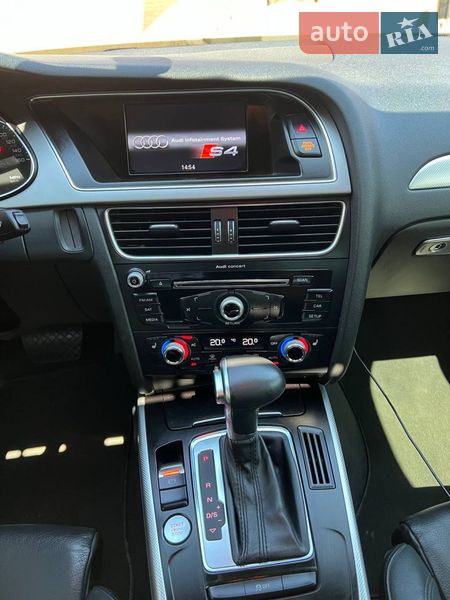 Седан Audi A4 2012 в Харкові