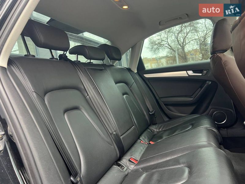 Седан Audi A4 2010 в Ивано-Франковске