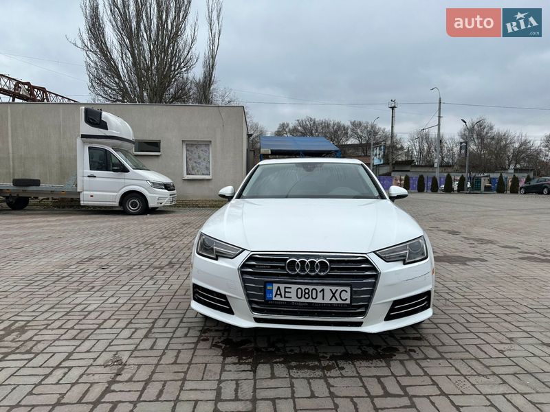 Седан Audi A4 2016 в Запорожье