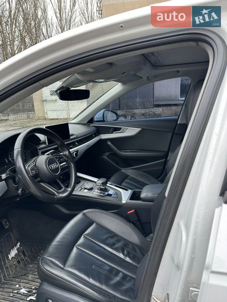 Седан Audi A4 2016 в Запорожье