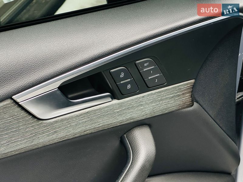 Седан Audi A4 2017 в Харкові