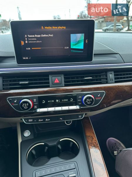 Седан Audi A4 2017 в Глухове