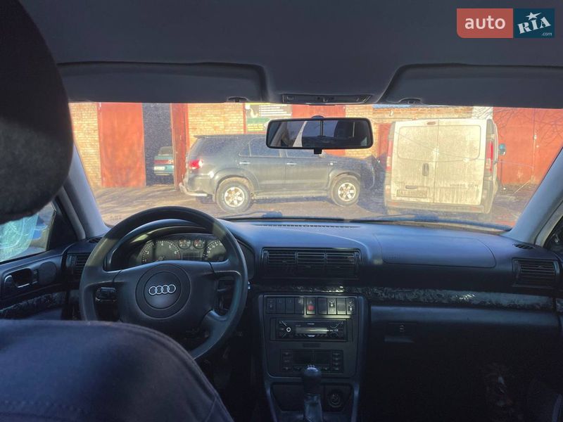 Седан Audi A4 1998 в Козелеці