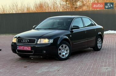 Седан Audi A4 2004 в Сарнах