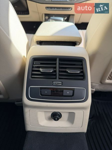 Седан Audi A4 2022 в Киеве