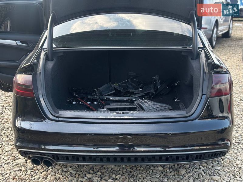 Седан Audi A4 2015 в Стрию