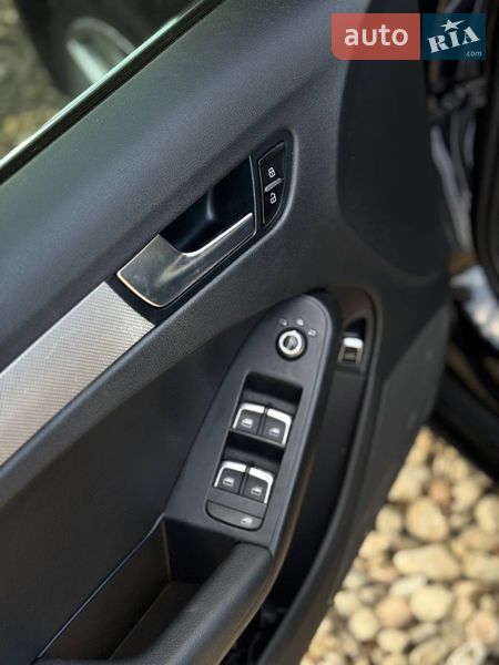 Седан Audi A4 2015 в Стрию