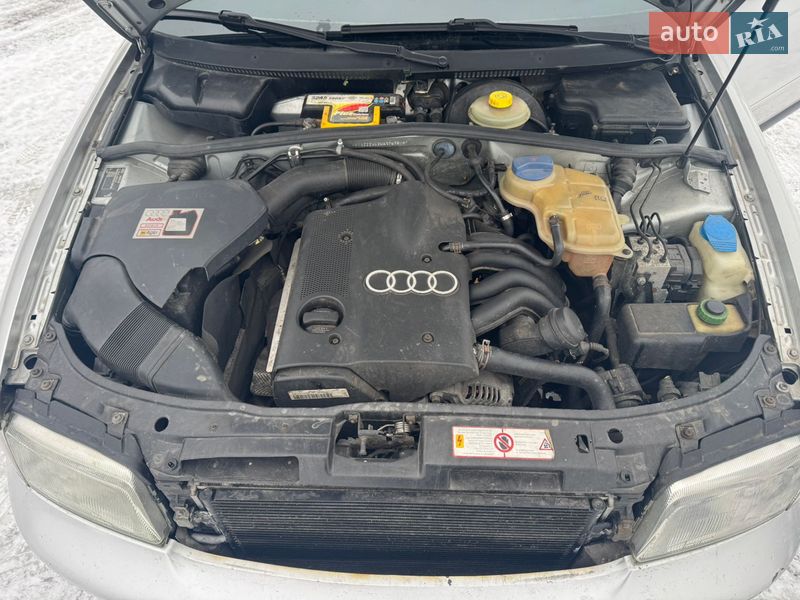Седан Audi A4 1998 в Переяславе