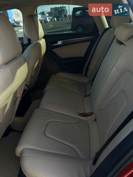 Седан Audi A4 2012 в Луцьку