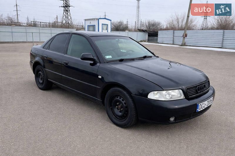 Седан Audi A4 2000 в Первомайську