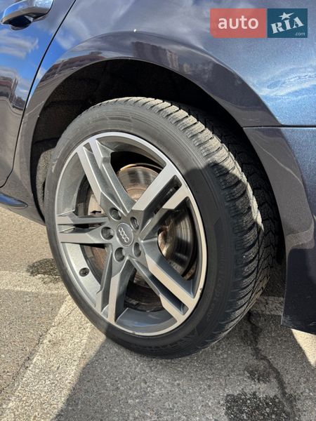 Седан Audi A4 2017 в Киеве