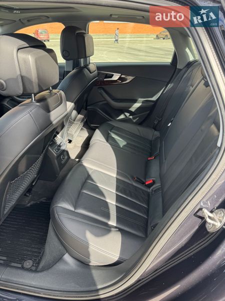 Седан Audi A4 2017 в Киеве