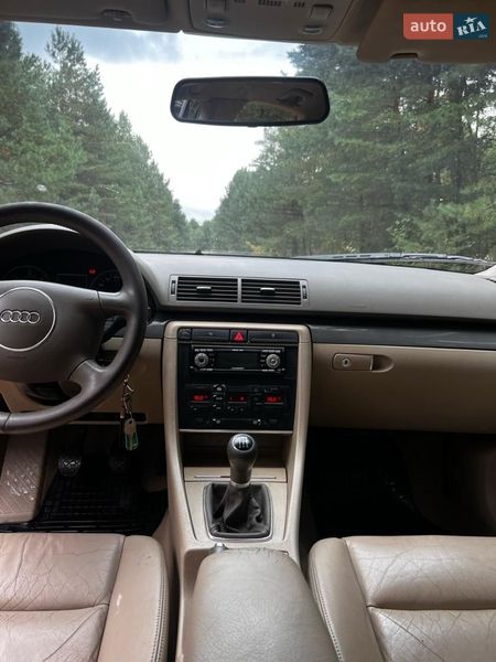 Седан Audi A4 2002 в Жовкве