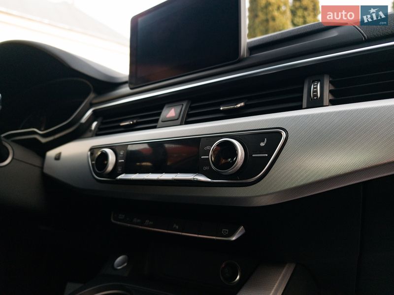 Седан Audi A4 2015 в Львове