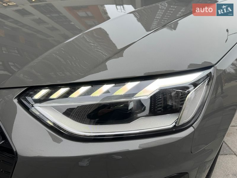 Седан Audi A4 2022 в Києві
