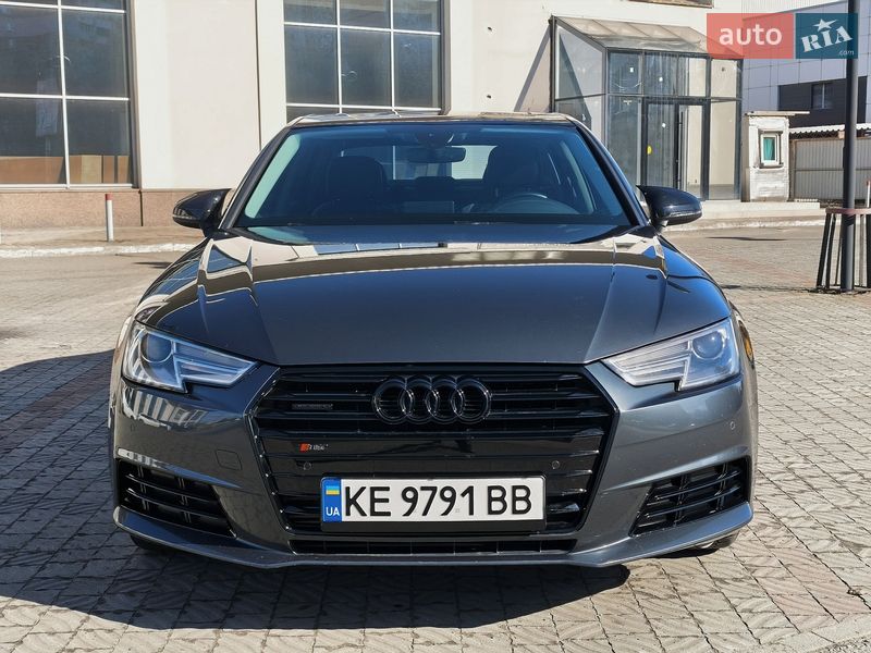 Седан Audi A4 2016 в Дніпрі