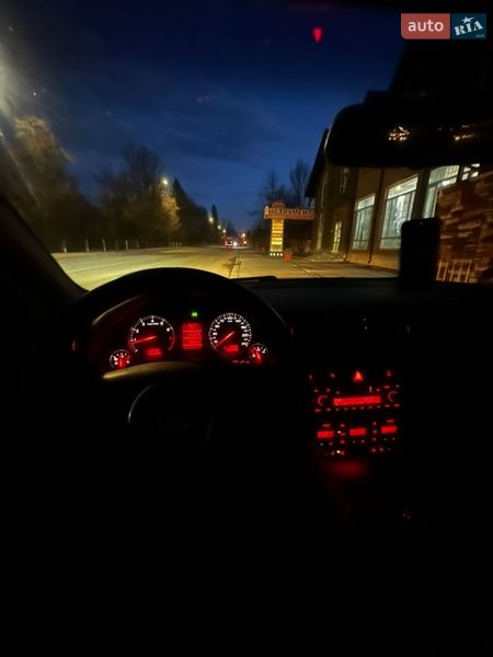 Седан Audi A4 2004 в Надворной