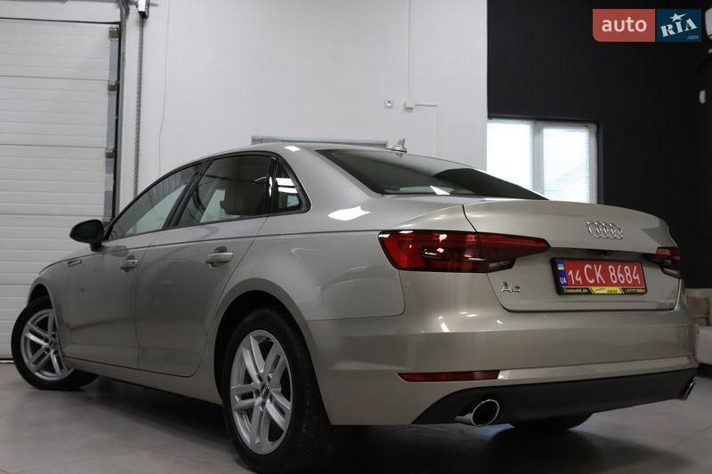 Седан Audi A4 2017 в Дрогобыче
